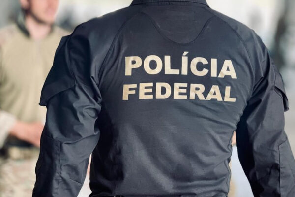 Justiça suspende revisão de aposentadorias por invalidez de policiais federais com base em ação da Fenapef e sindicatos