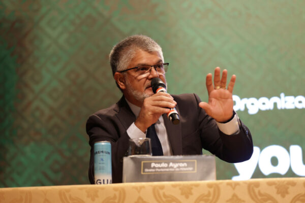 Presidente do Sindipol/DF defende a valorização do serviço público em evento sobre o tema