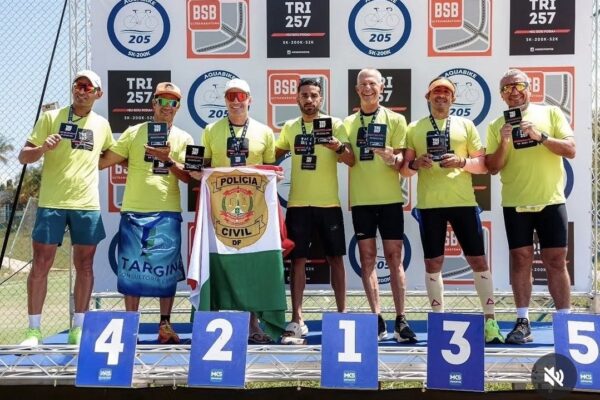 SINDIPOL/DF parabeniza policiais federais por destaque no Triathlon